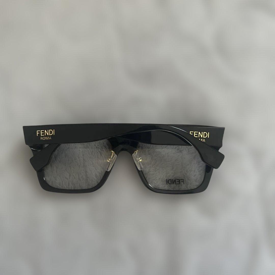 FENDI ブラック スクエア メガネ