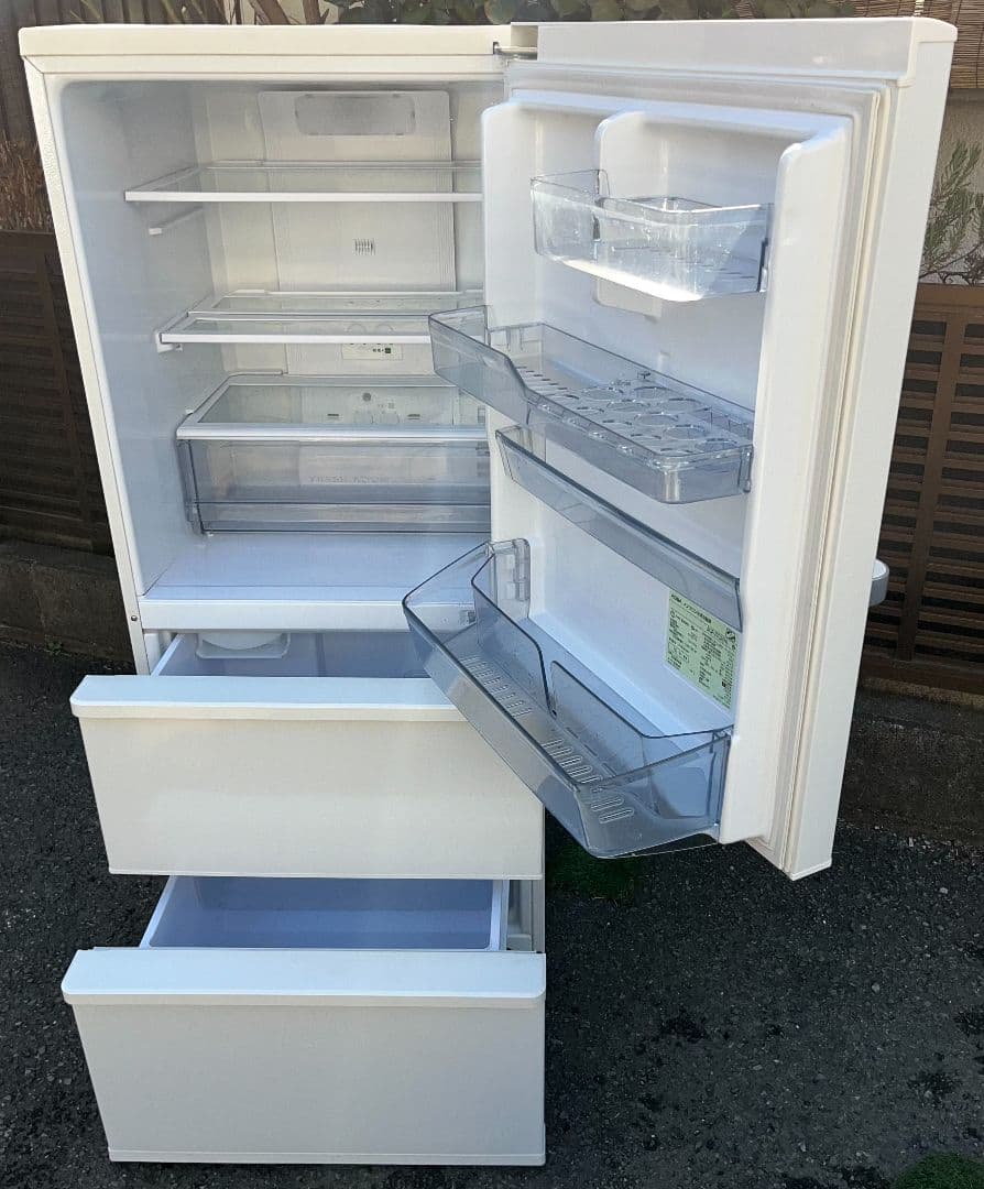 アクア3ドア冷凍冷蔵庫　272L 節約モードLED照明自動霜取り機能付19年製