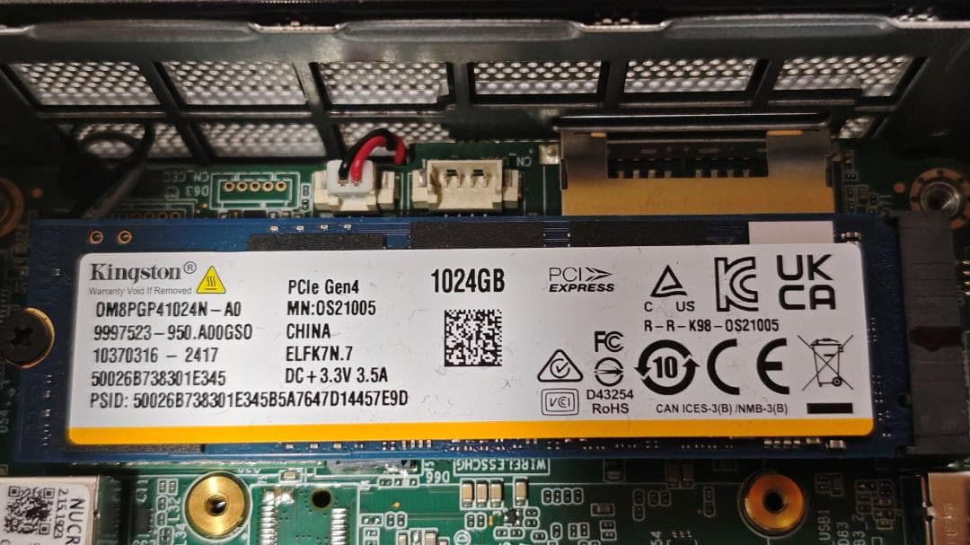 【中古】ミニPC GEEKOM AE8