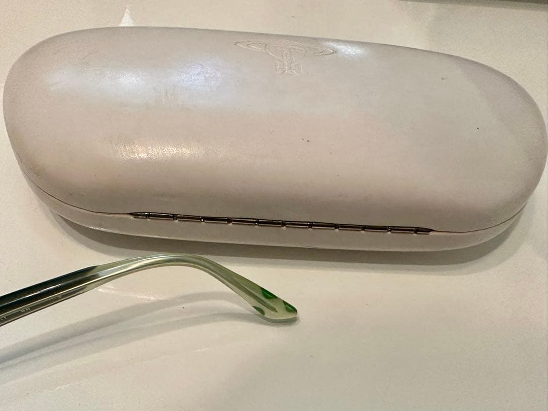 ヴィヴィアンウエストウッド度ありケース付きメガネ黒縁メガネ