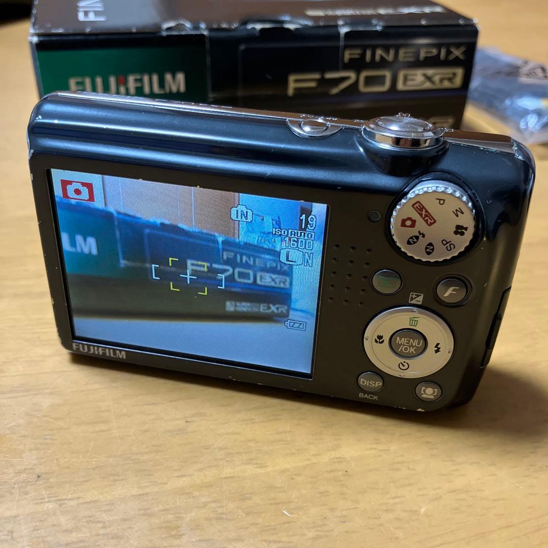 FUJIFILM FINEPIX F70EXR 富士フイルムバッテリー充電器付き