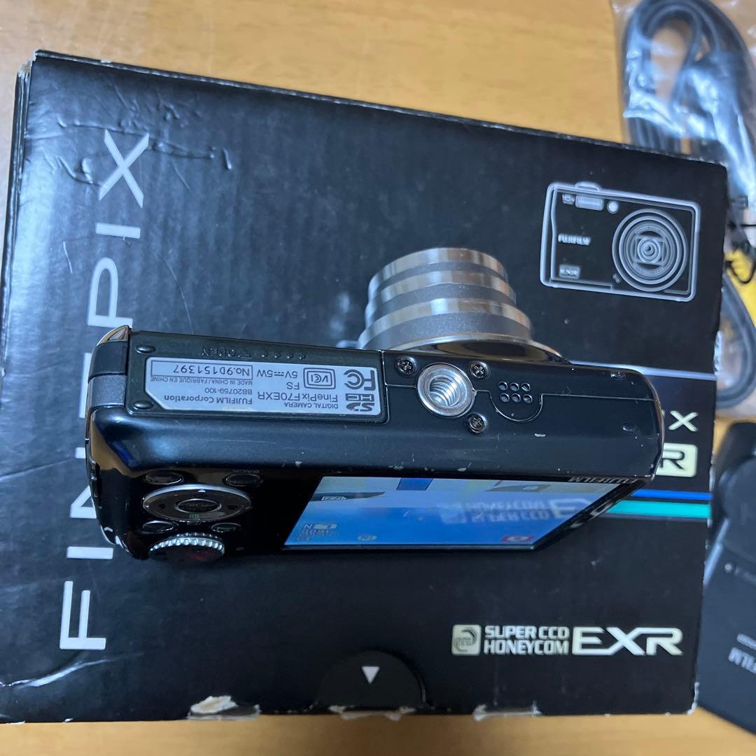 FUJIFILM FINEPIX F70EXR 富士フイルムバッテリー充電器付き