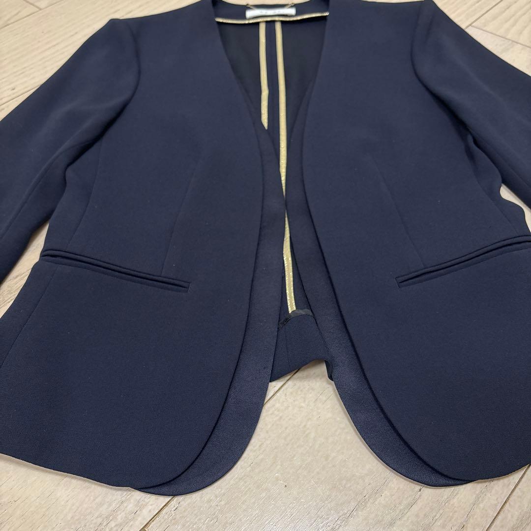 BEIGE ベイジ　CINDY シンディ　ダブルカラージャケットスーツ　ネイビー