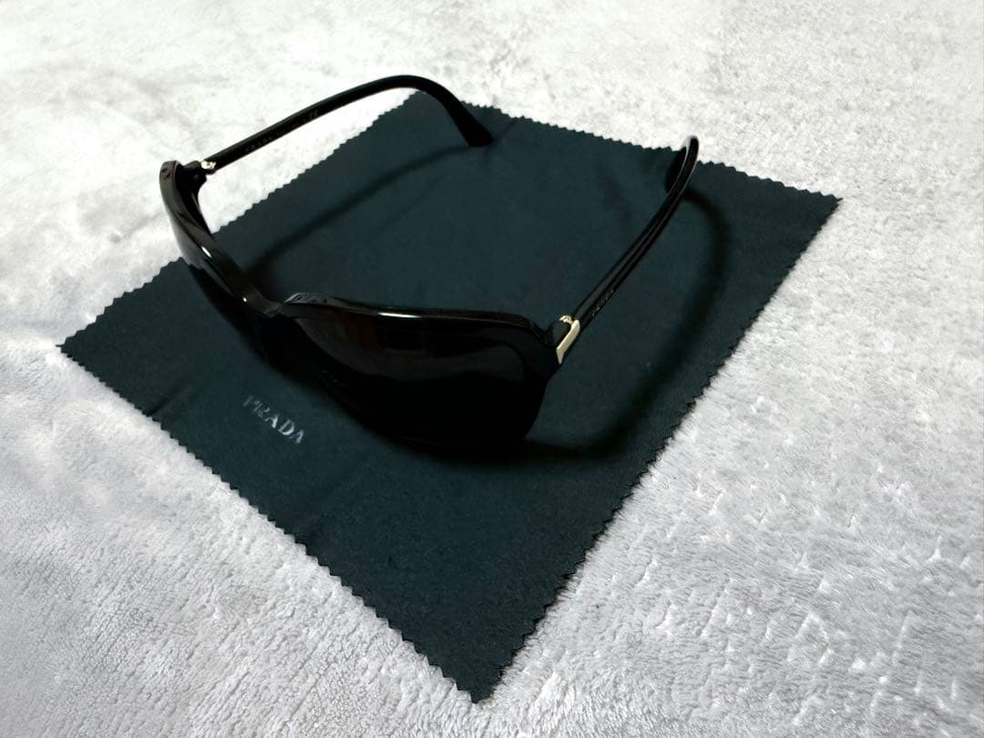 PRADA ブラック サングラス