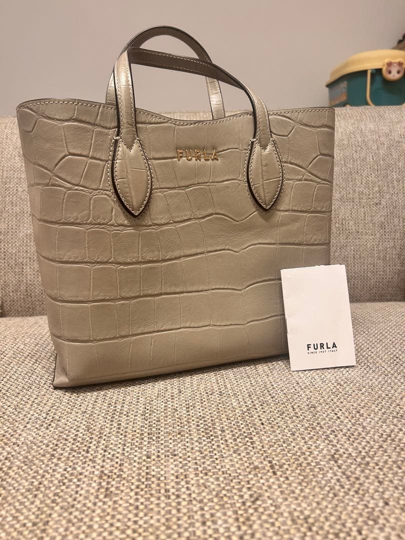 ｛新品未使用｝FURLA クロコ型押しレザー ハンドバッグ