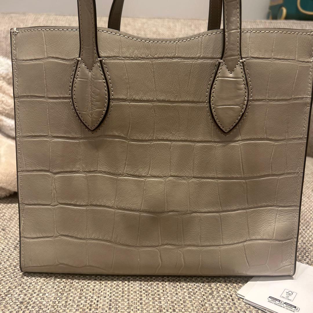 ｛新品未使用｝FURLA クロコ型押しレザー ハンドバッグ