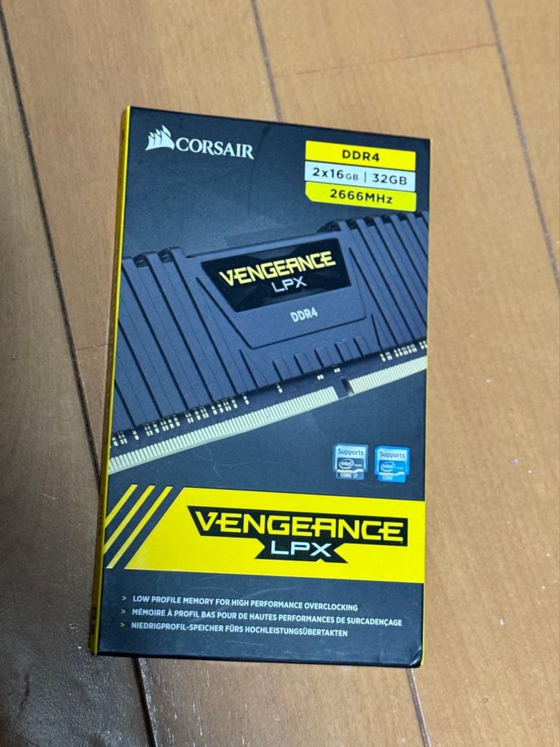 m*s様 CORSAIR VENGEANCE DDR4 メモリ 32GB(16G