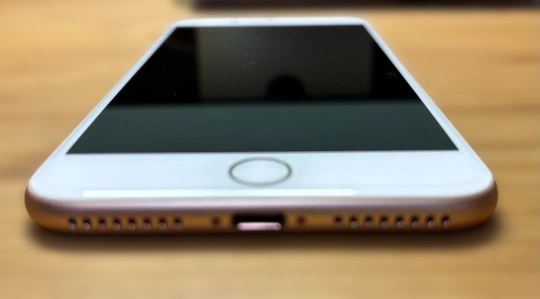 Apple iPhone 8 Plus 本体（バッテリー７０％）