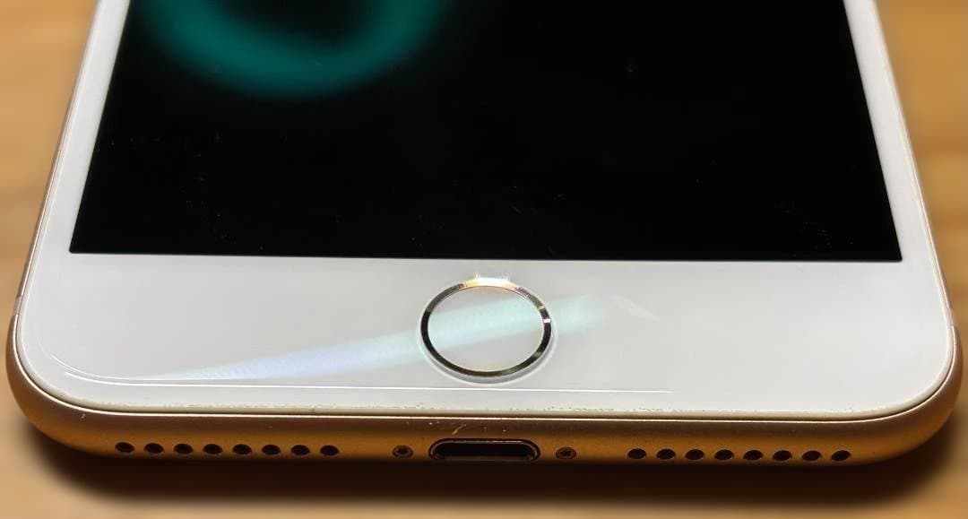 Apple iPhone 8 Plus 本体（バッテリー７０％）