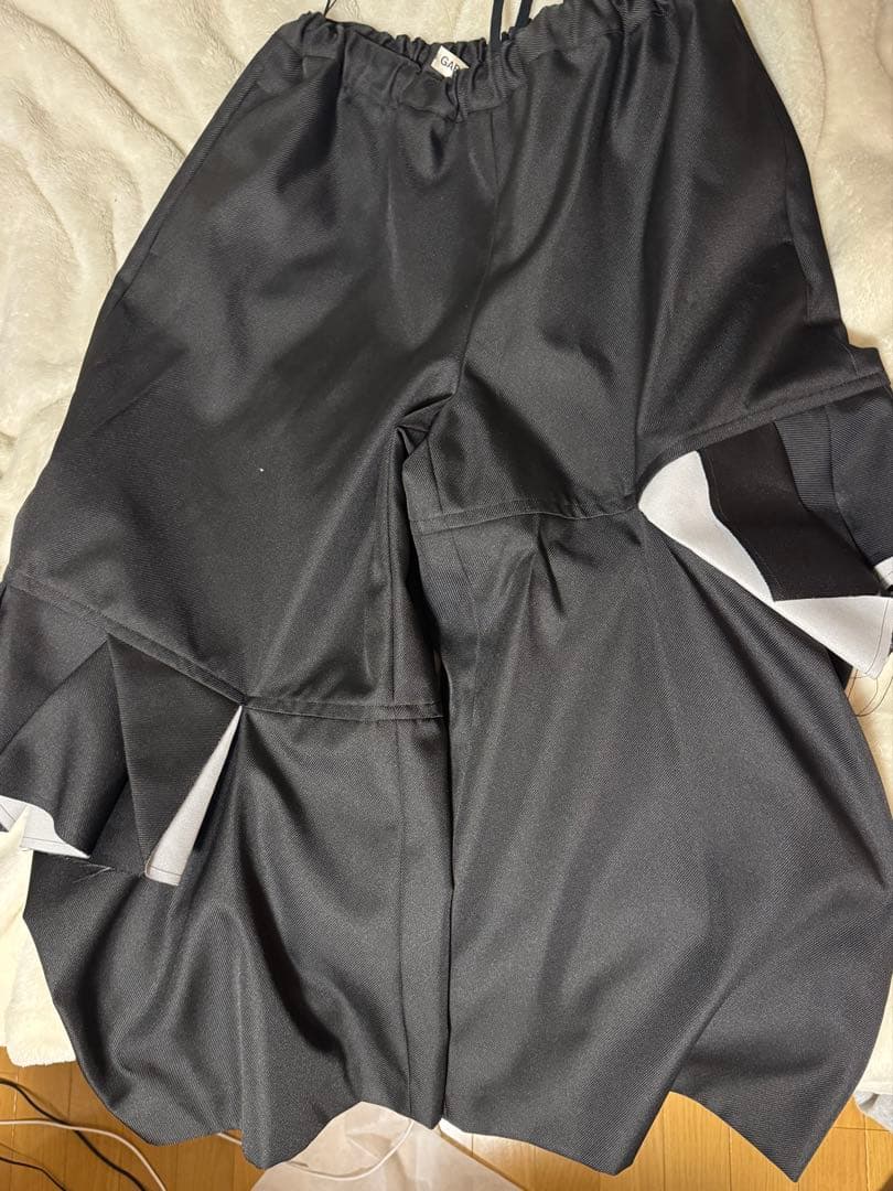 コムデギャルソン 23aw 変形パンツ