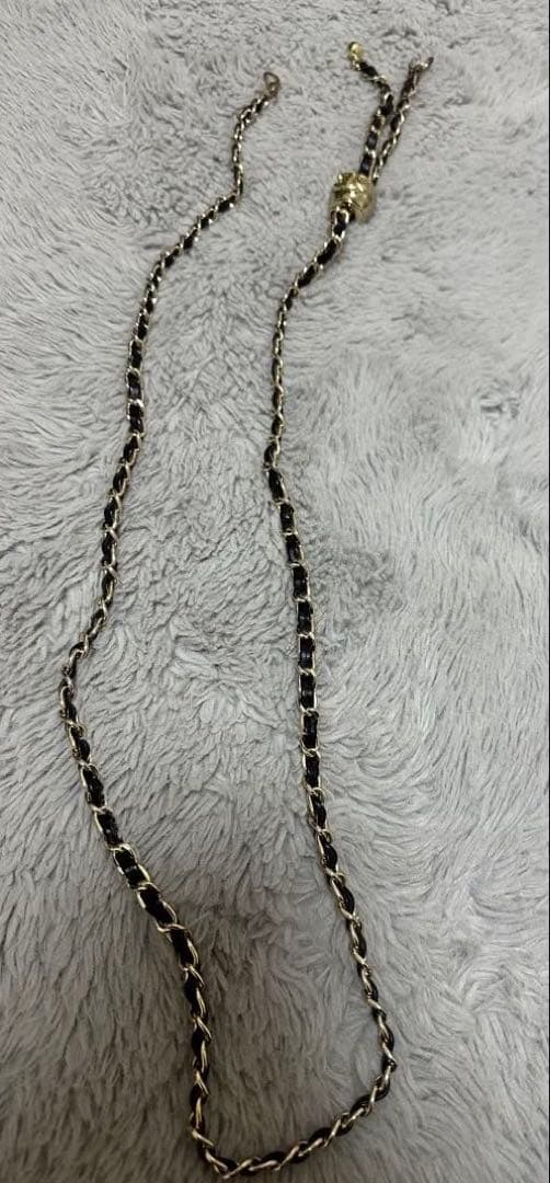 シャネル　iPhone11Proケース　チェーン付き