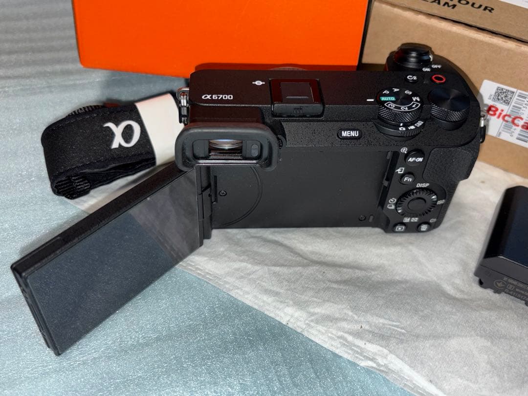 “値下げ“SONY α6700ミラーレス一眼カメラ（ILCE-6700)+おまけ