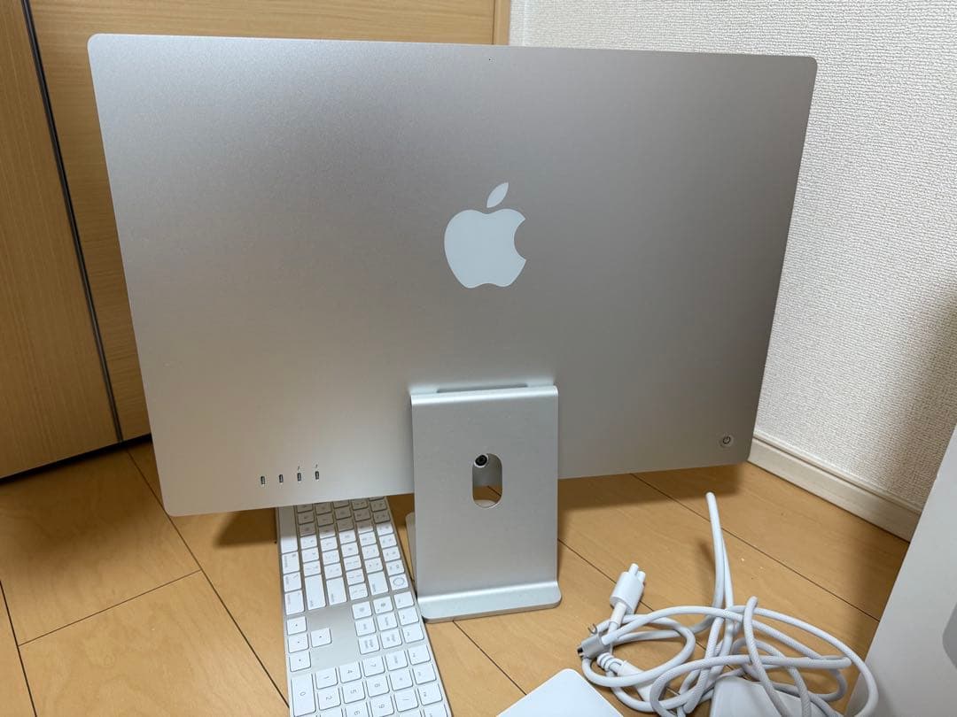 【美品】iMac 24インチ Magic Trackpad付属します