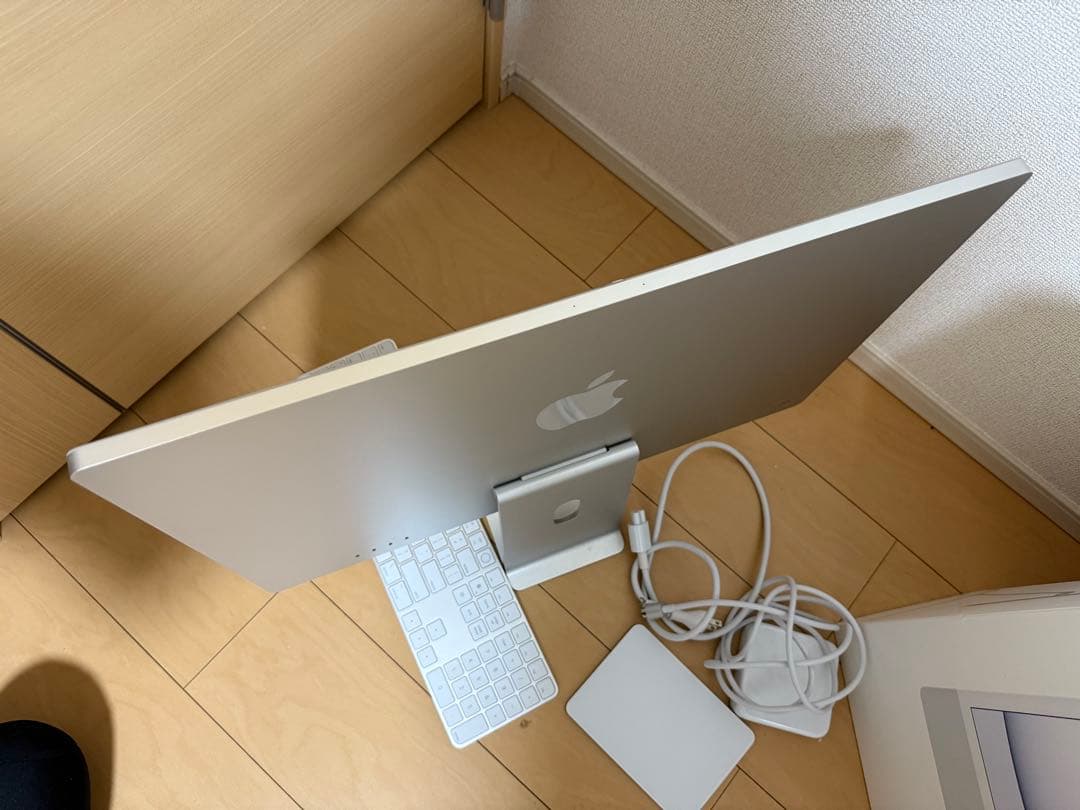 【美品】iMac 24インチ Magic Trackpad付属します