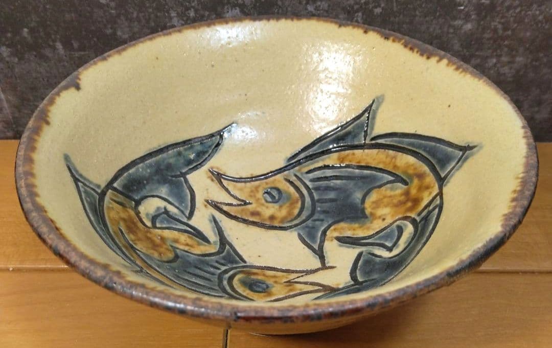 人間国宝 金城次郎 魚紋茶碗(笑魚2）栞 共箱 美品 壺屋焼 壷屋焼 希少品