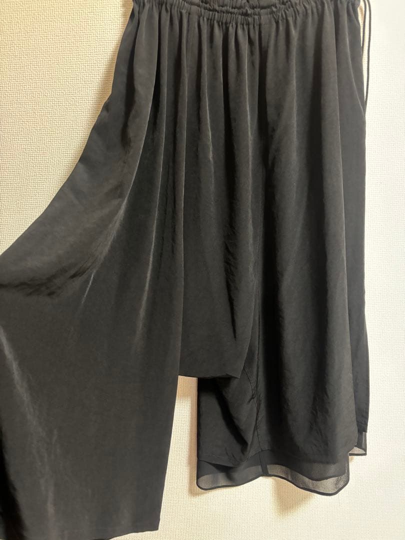 新品　2025年TRIACETATE POLYESTER アシンメトリーパンツ