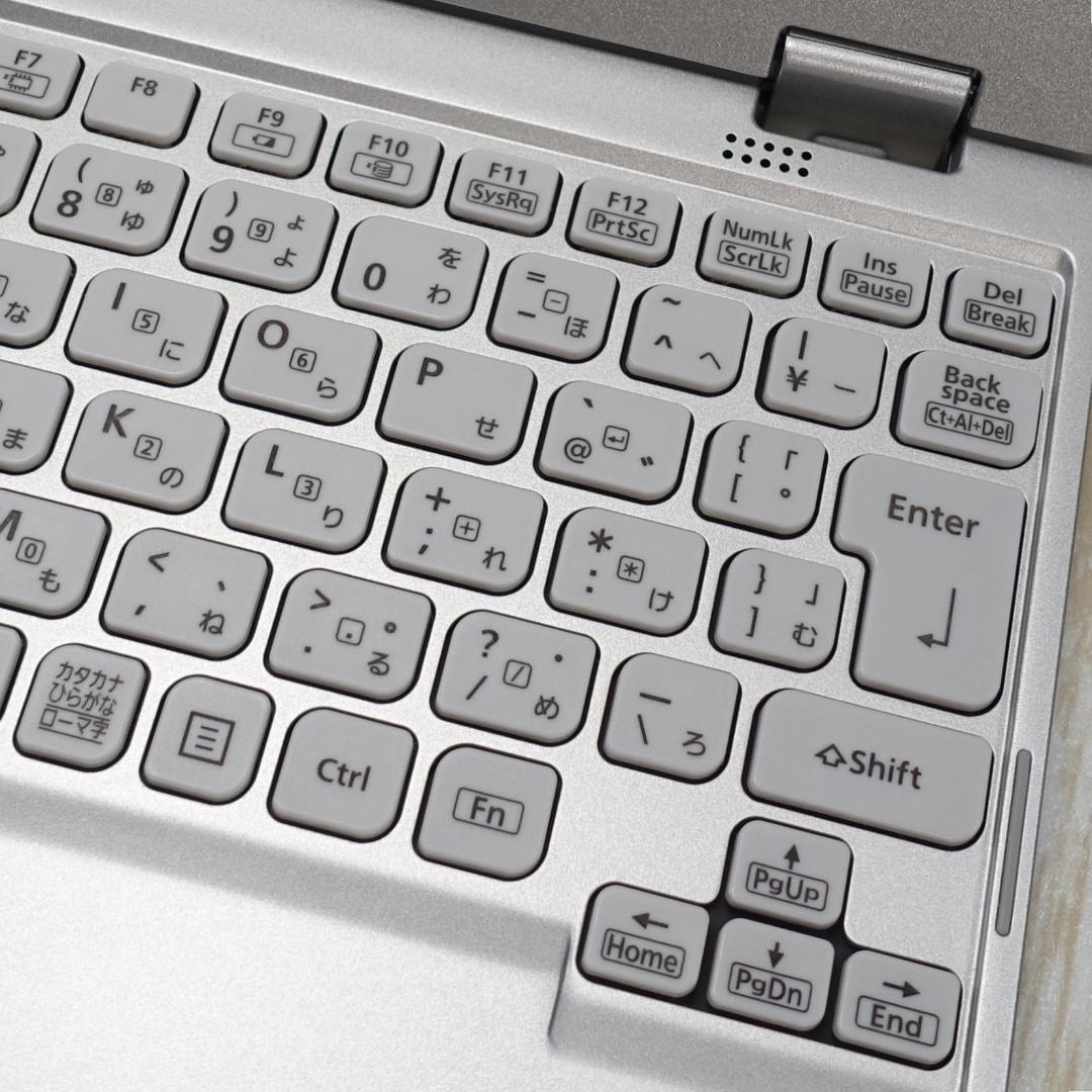 累積使用時間少ない美品の薄型軽量モバイル✨１２インチ高解像度液晶✨ＬＴＥ機能搭載