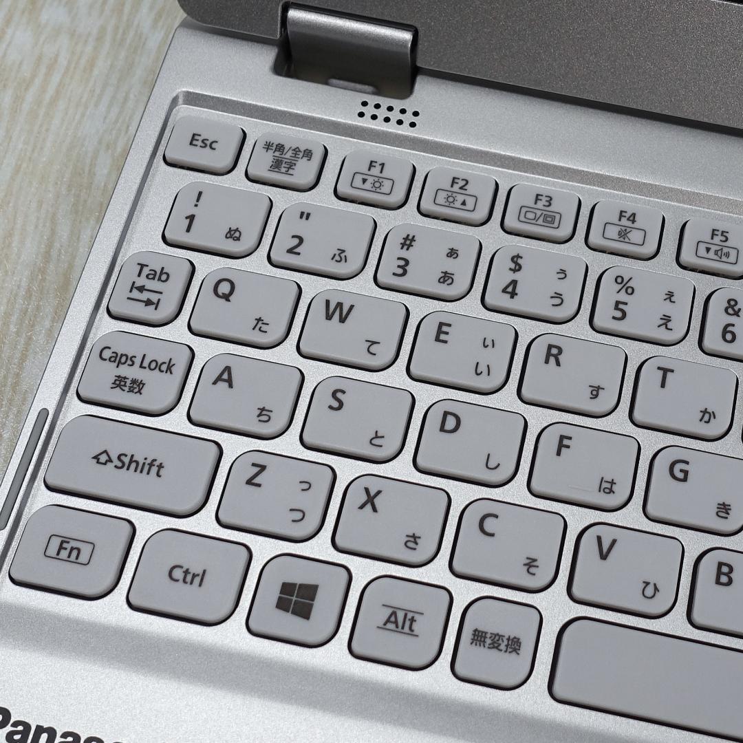 累積使用時間少ない美品の薄型軽量モバイル✨１２インチ高解像度液晶✨ＬＴＥ機能搭載