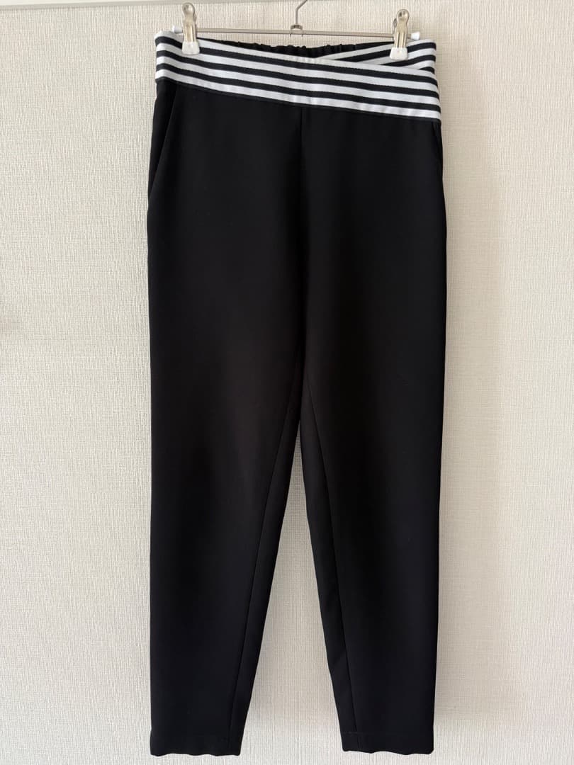 ボーダーズアットバルコニー テーパード パンツ 34 ブラック　超美品