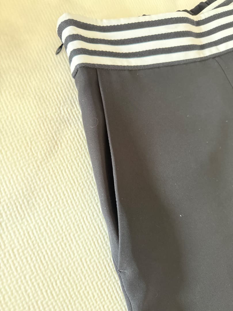 ボーダーズアットバルコニー テーパード パンツ 34 ブラック　超美品