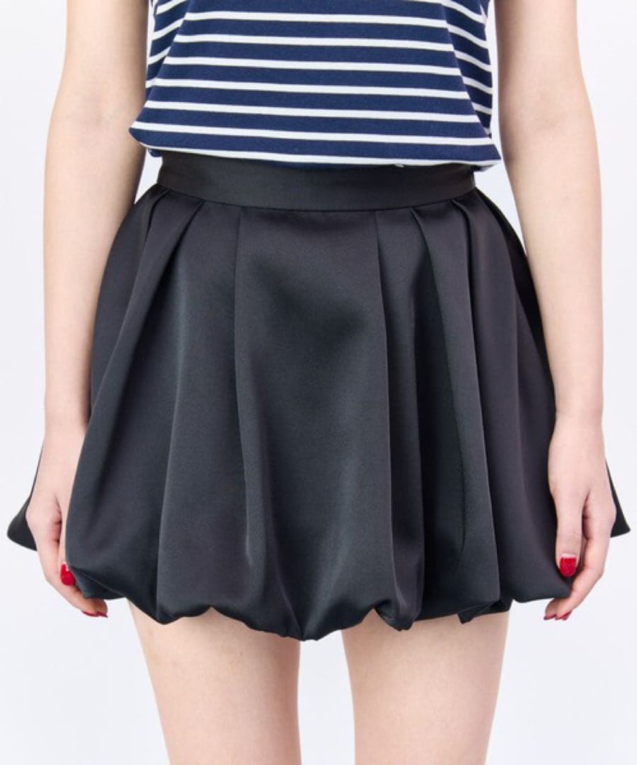 サテンバルーンスカート