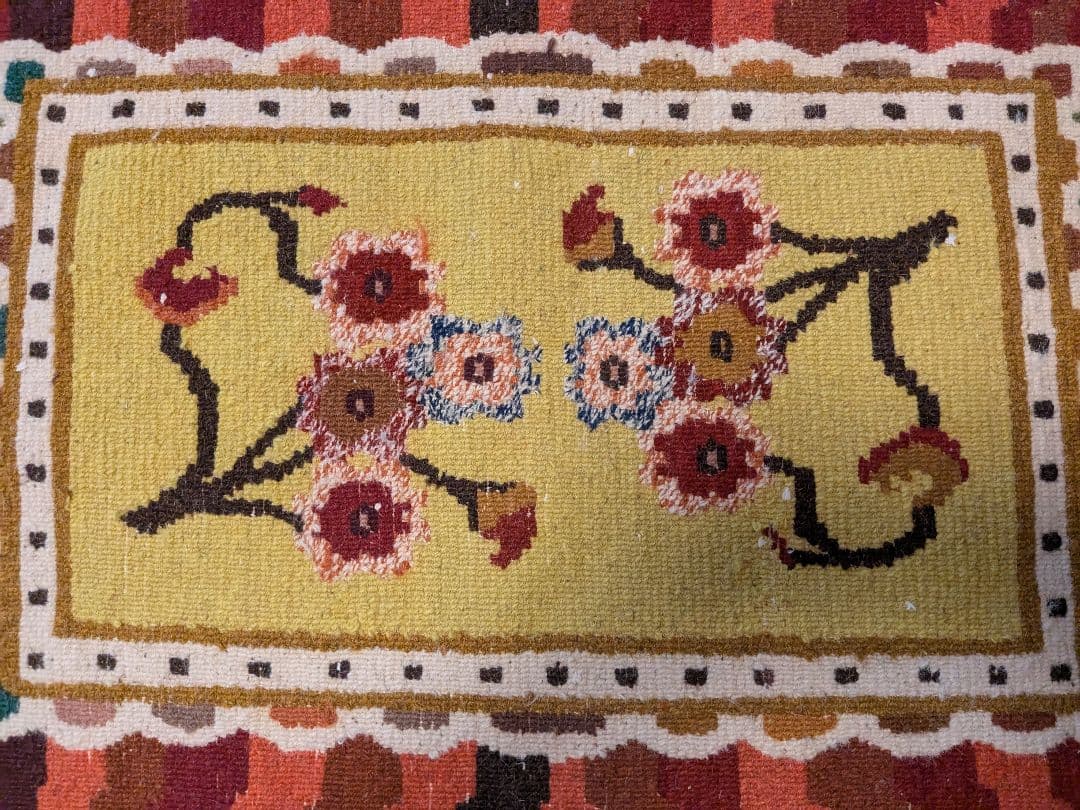 ヴィンテージラグ　チベット絨毯