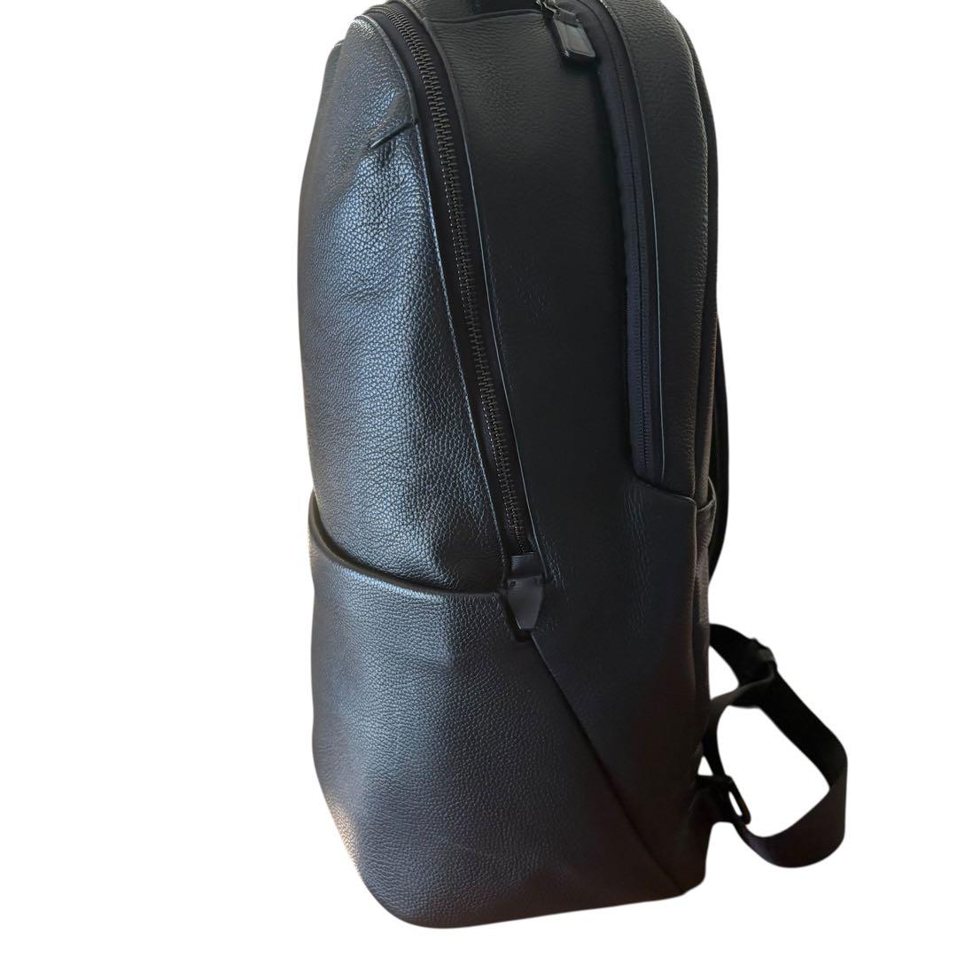 COLE HAAN コールハーン　本革　リュック 黒 大容量 通勤　バックパック