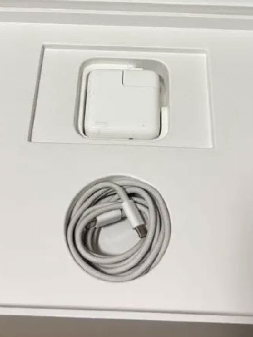 美品　MacBook Air M1 13インチ　A2337 256GB