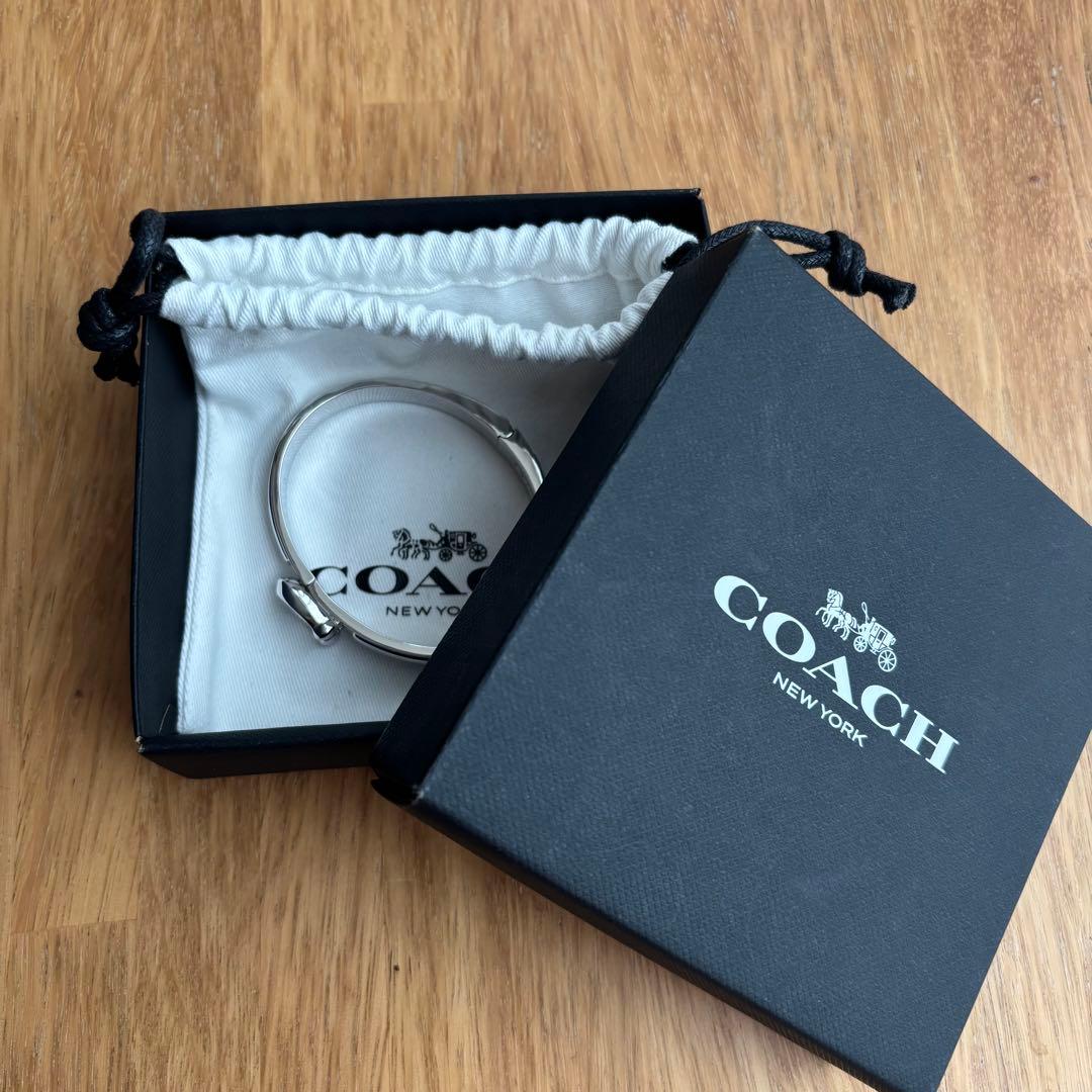 COACH バングル　シルバー　タビー エナメル ヒンジド バングル