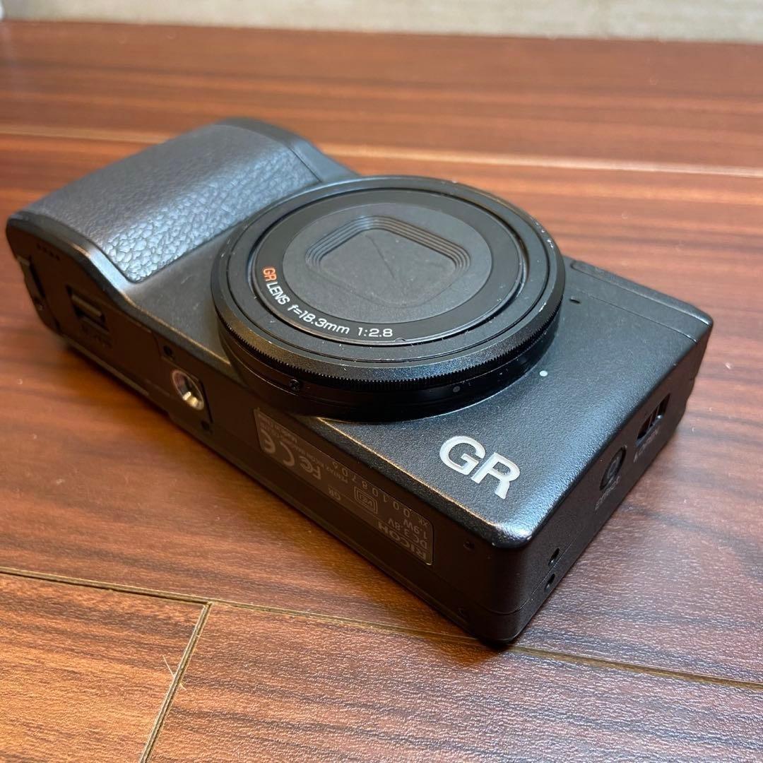 RICOH GR デジカメ ほぼ新品 4933