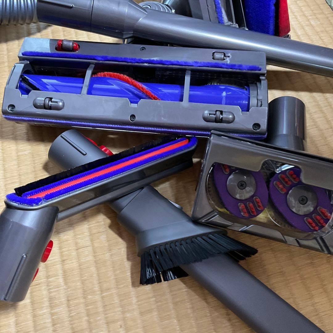 DysonV4掃除機　サテンレッド　シルバー