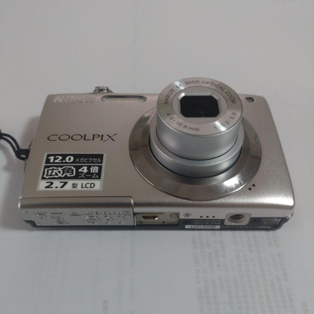 美品 Nikon COOLPIX S3000 コンパクトデジタルカメラ