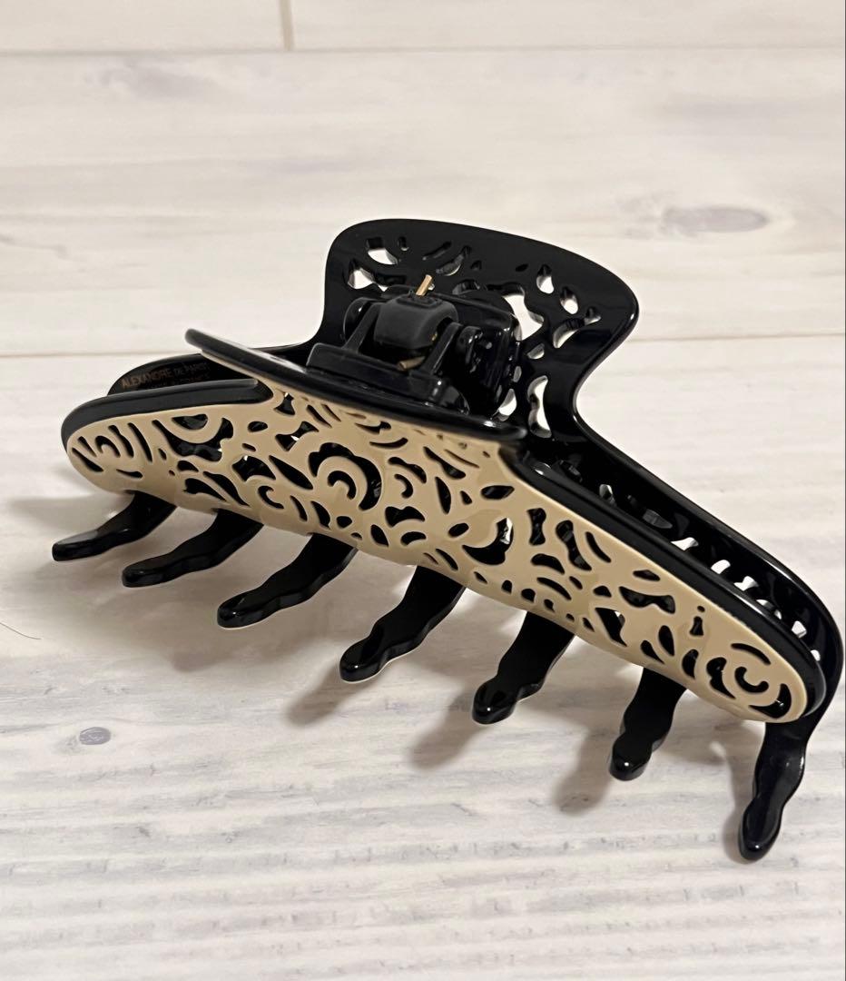 ALEXANDRE DE PARIS ヘアクリップ ベージュ/ブラック