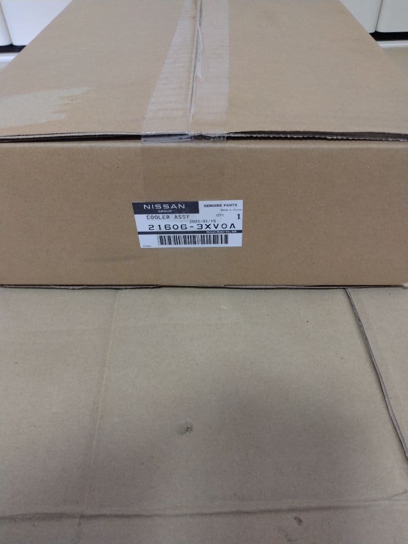 日産キャラバン　NV350　VW6E26　26年式 純正オイルクーラー　新品