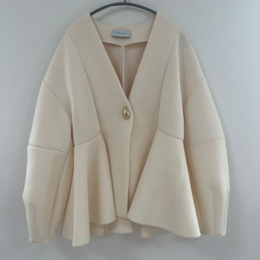 【美品】アダムエロペ　エッグブローチ付きペプラムカーディガン2025 SS