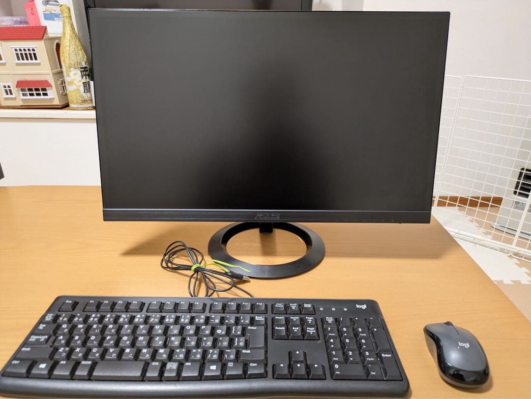 ASUS モニター + Logitech キーボード・マウスセット