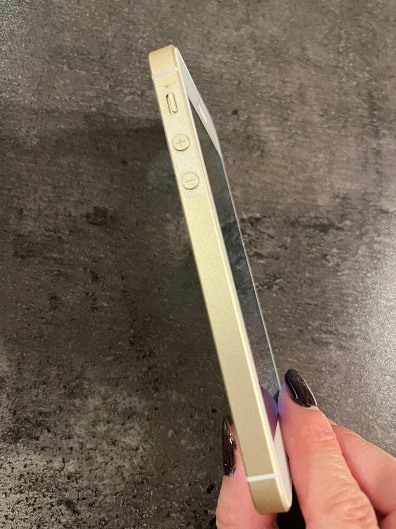 Apple iPhone SE ゴールド　128GB