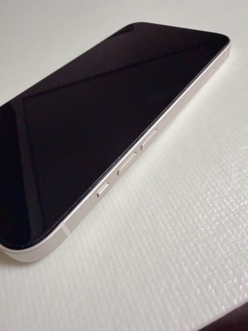 【美品】Apple iPhone13 256GB 本体 スターライト（ホワイト）