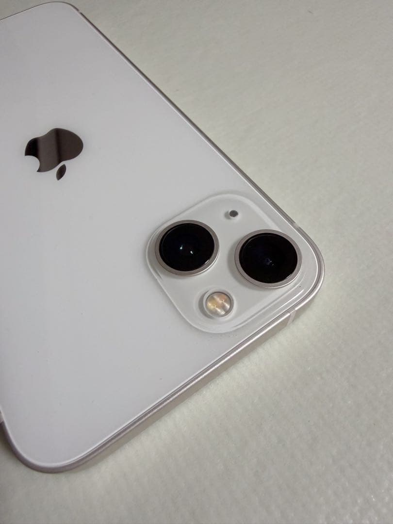 【美品】Apple iPhone13 256GB 本体 スターライト（ホワイト）