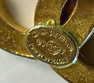 ヴィンテージ CHANEL クリームイエローxゴールド CCロゴ ピアス 刻印