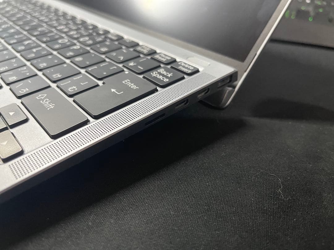 p*a様 THIRDWAVE ノートPC 軽量　F-141C