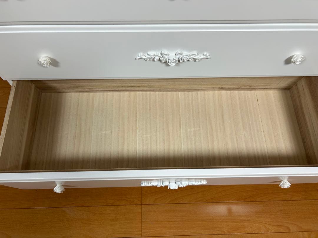 ロココ調　猫脚　薔薇　ホワイトインテリア　アンティーク　4段　キャビネット