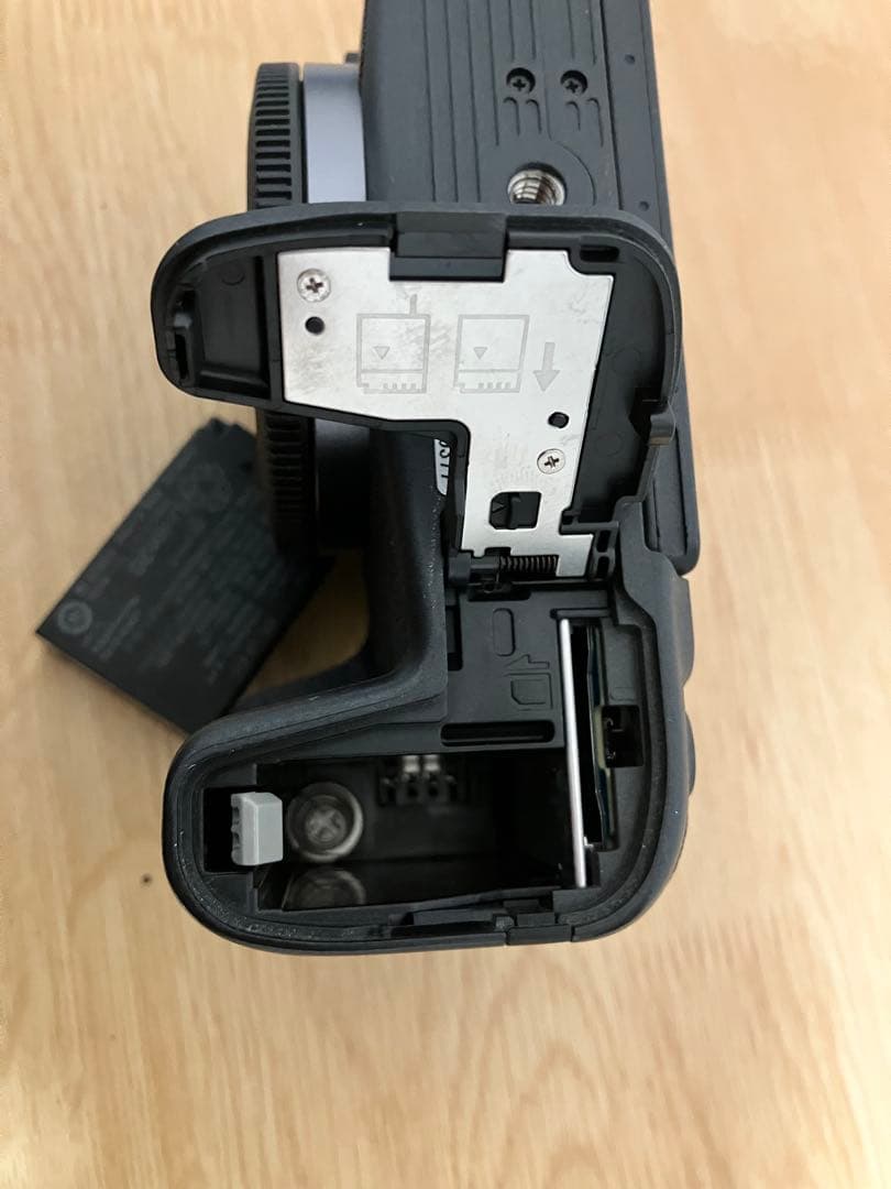 【美品】Canon EOS RP ボディ【おまけ付】