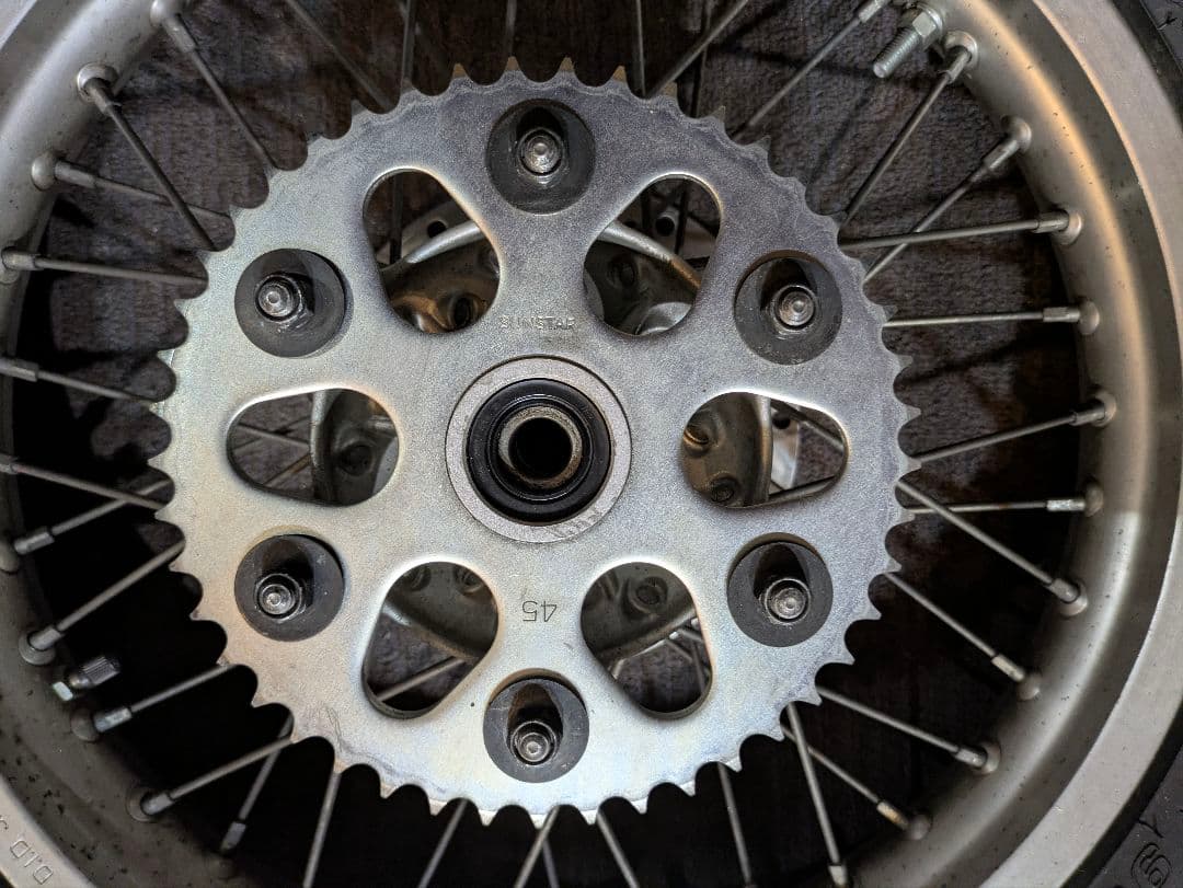 トリッカー　純正 ホイール前後セット　ブロックタイヤ＆チューブ　シルバー