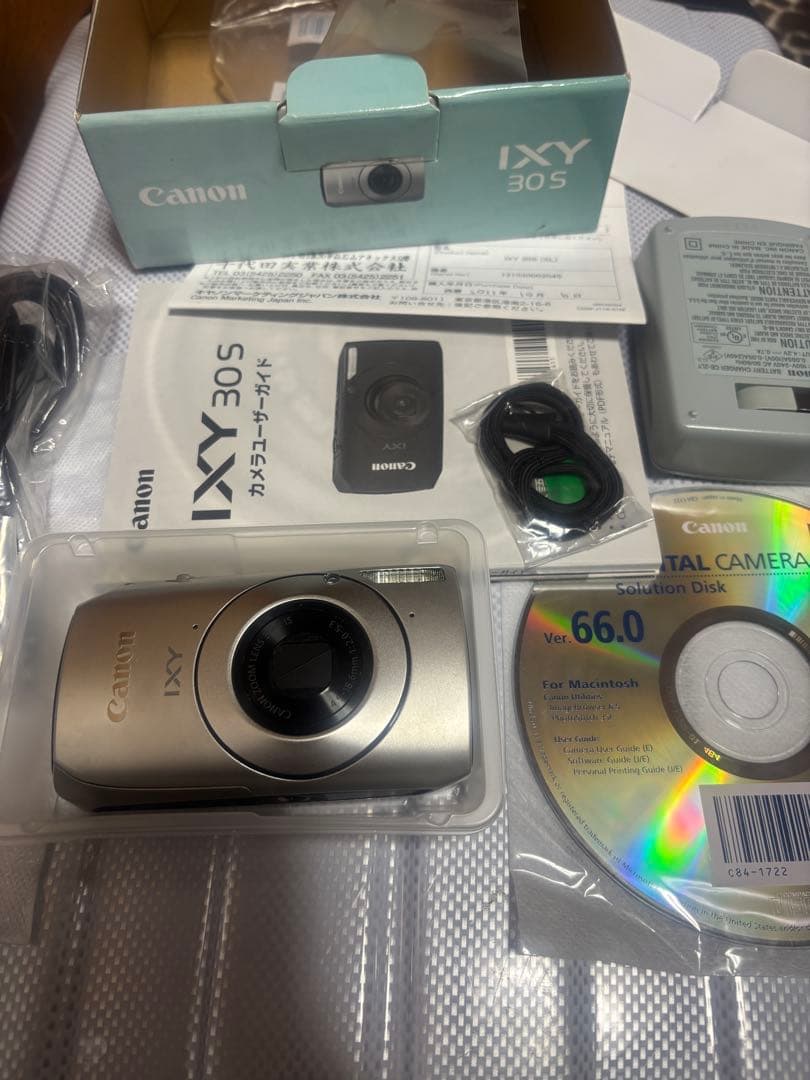 新古品　Canon IXY 30S コンパクトデジタルカメラ　キャノン