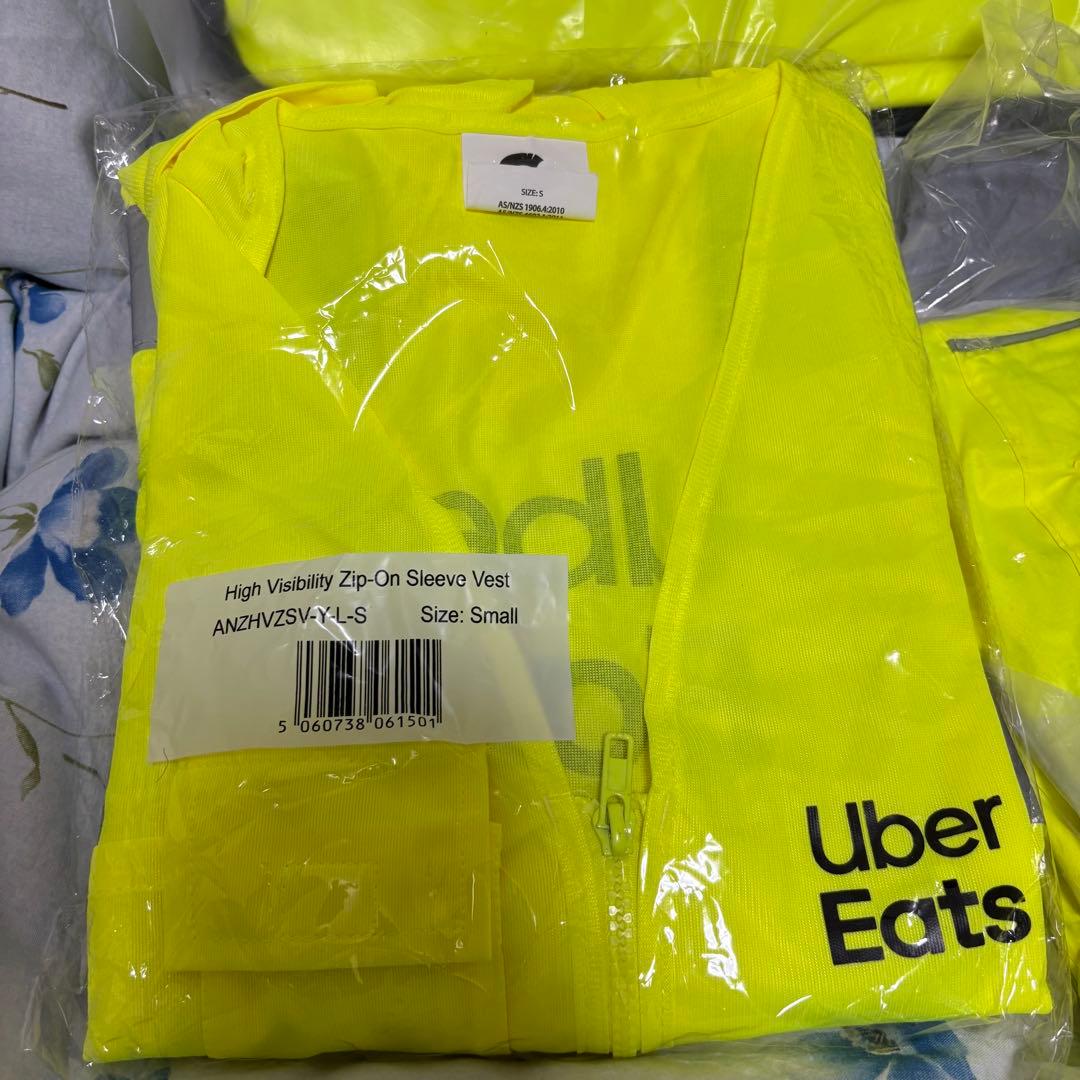 UberEATS ウーバーイーツ　オーストラリア　デリバリーバッグなど