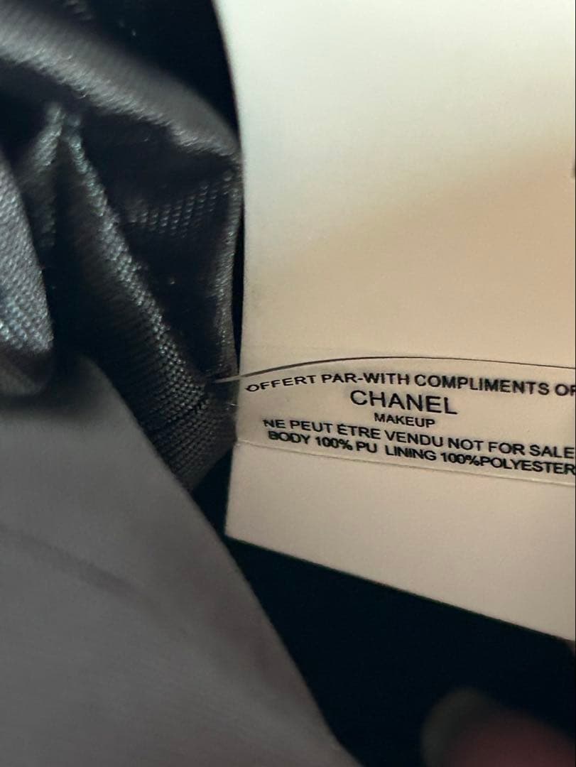 CHANEL ノベルティ シルバーチェーン ショルダーバッグ チャーム付き