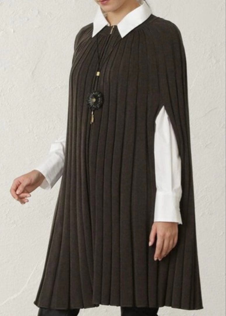 EPOCA エポカ 定価7.2万 プリーツケープジップニット ブラック 40