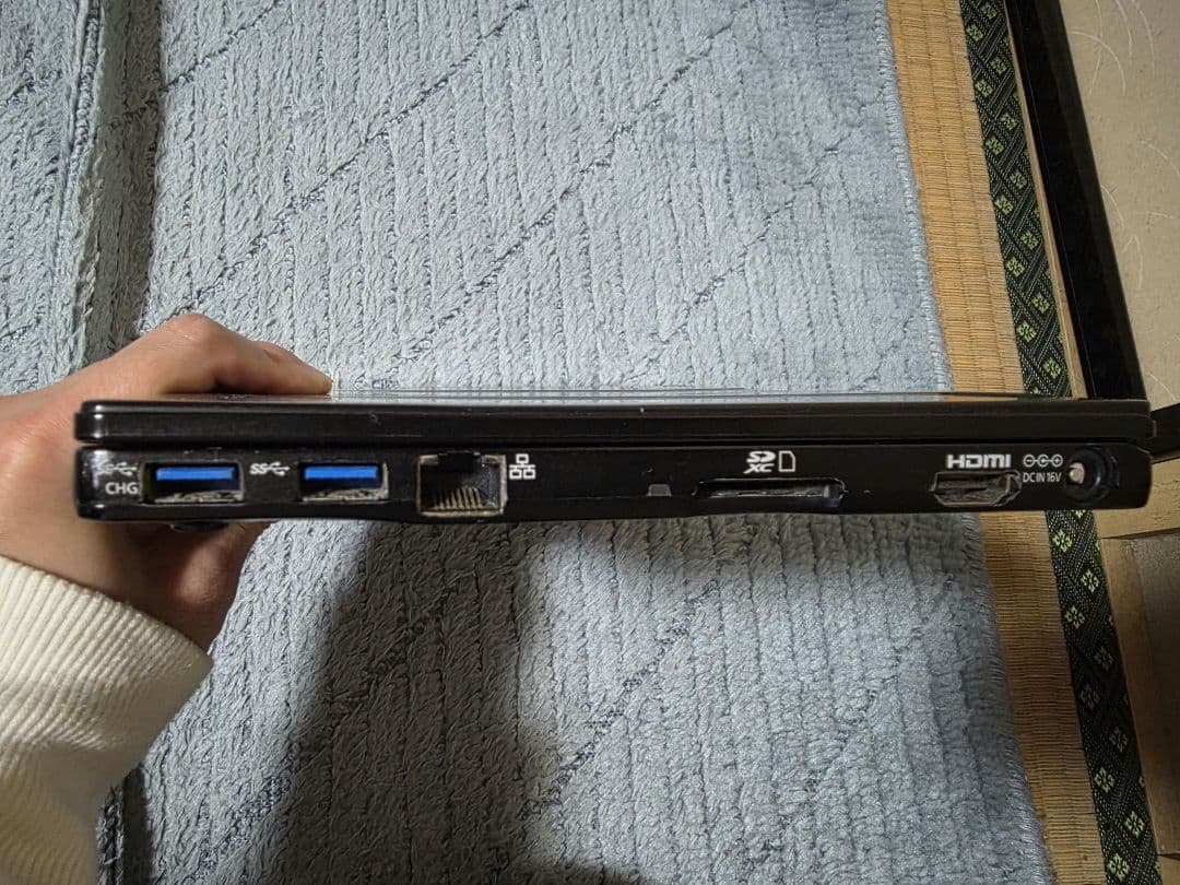 j*b様 Panasonic CF-RZ8 ノートPC 本体 ACアダプター付き