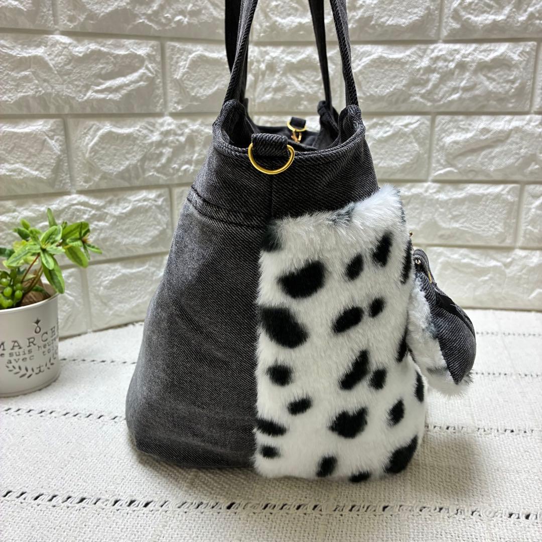 デニムリメイク　ハートのキーロック付きキューブバック　ダルメシアン柄ファー底横長